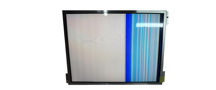 What are the internal reasons for LCD screen flicker?