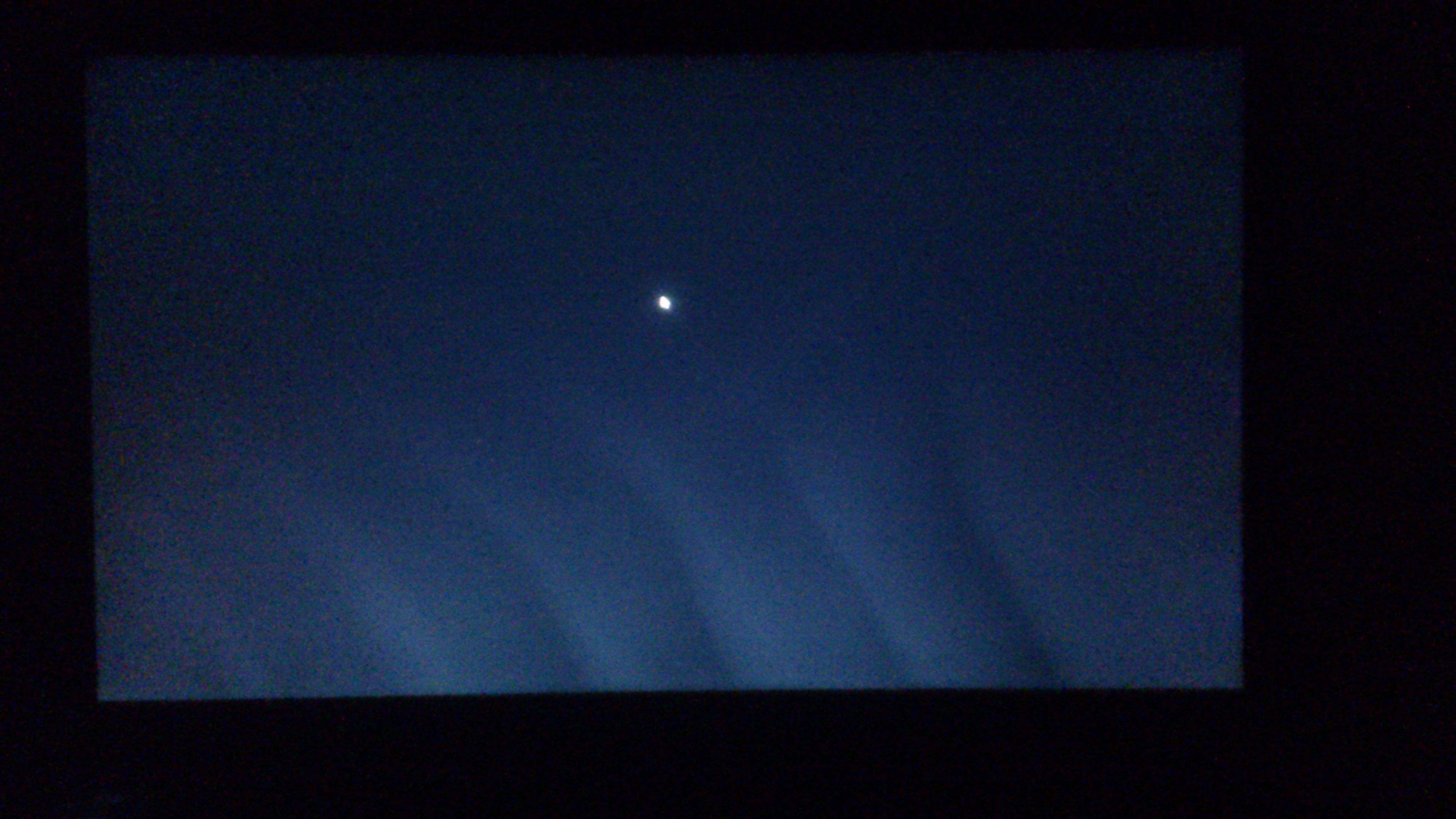 The difference between dark spots and bright spots on LCD screens