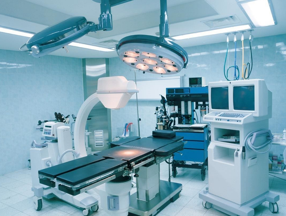 What are the characteristics of medical LCD screens?